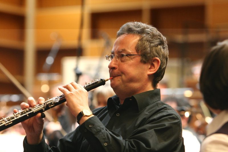 Jürgen Evers, Solooboist im Münchner Rundfunkorchester, bei einer Zwergerlmusik im Studio 1 des Bayerischen Rundfunks (Credit Helmut Reiser)